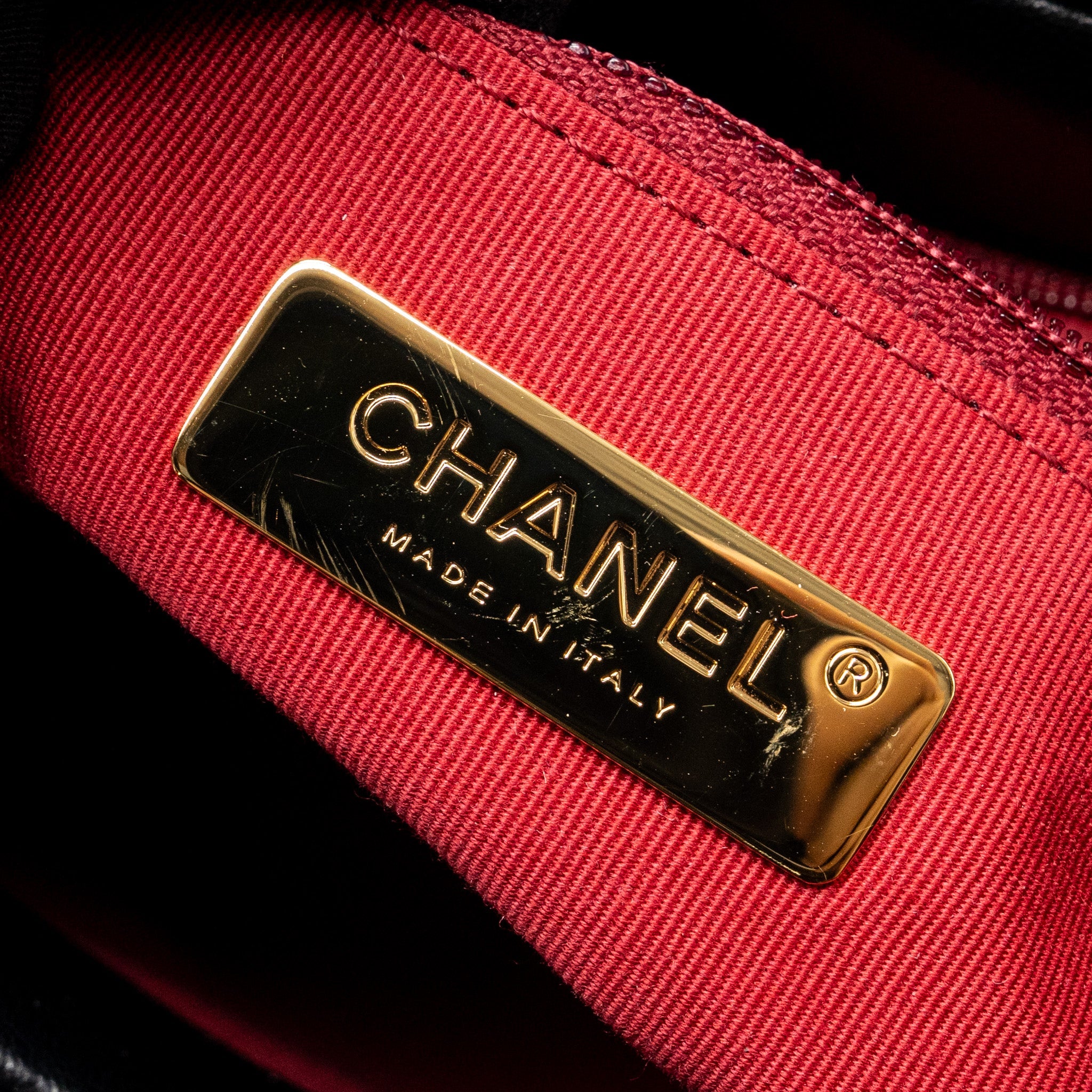 CHANEL 24C HOBO SHOULDER BAG LAMBSKIN BLACK MULTICOLOUR HARDWARE (MICROCHIP)