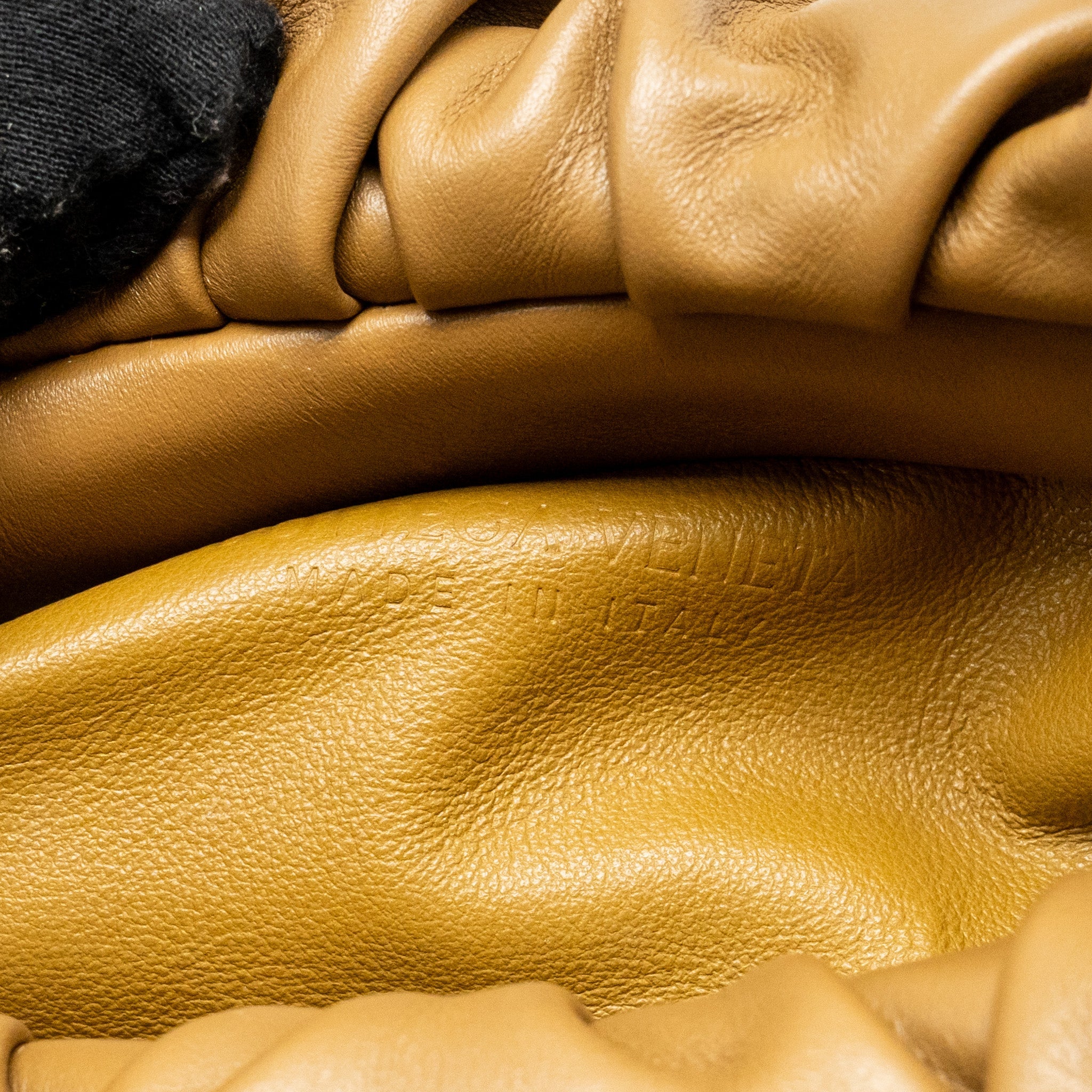 BOTTEGA VENETA CHAIN POUCH CALFSKIN KHAKI GHW