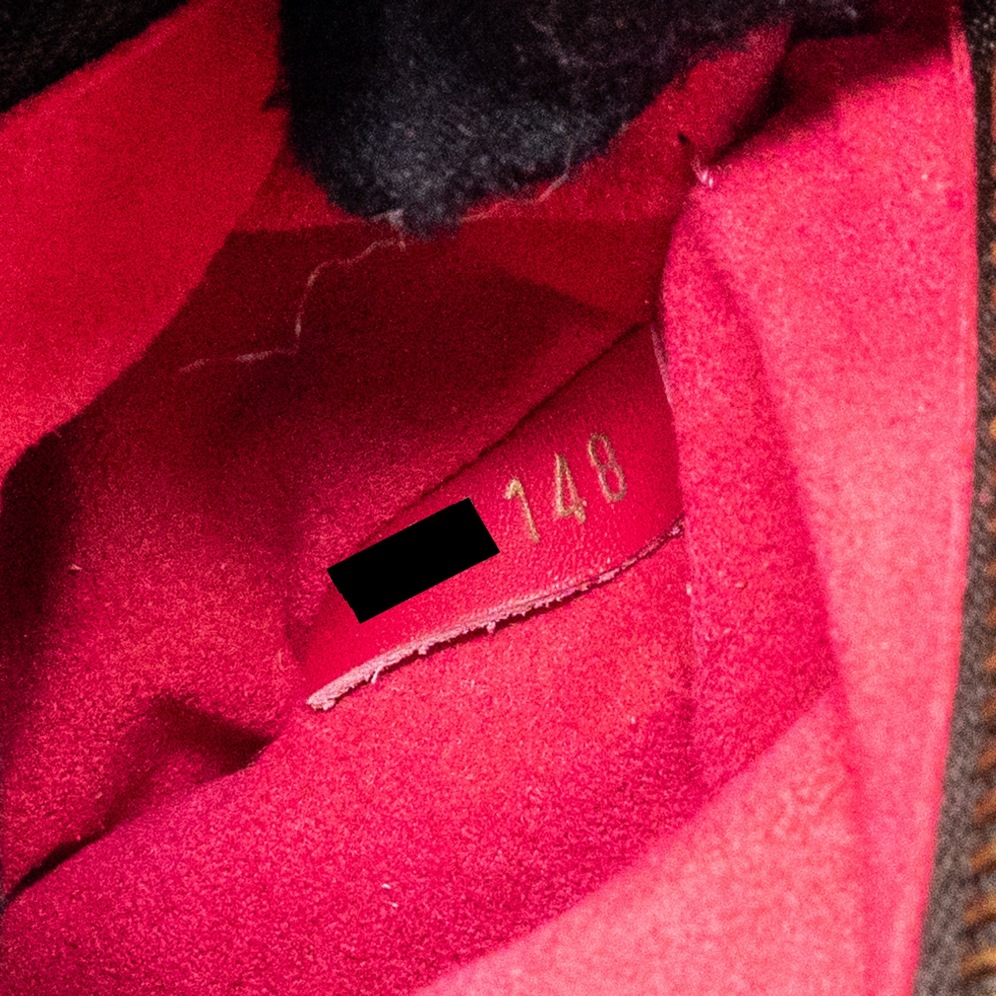 LOUIS VUITTON NEONOE MONOGRAM CANVAS/PINK GHW