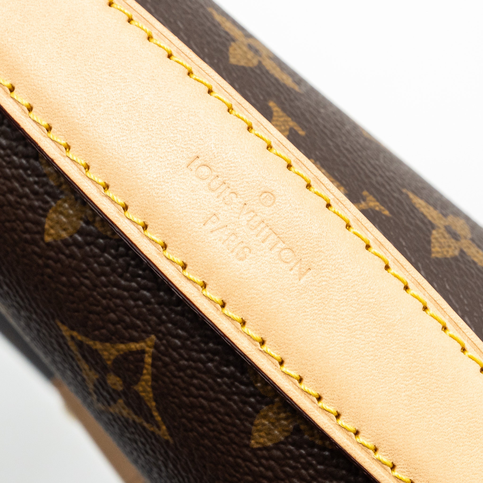 LOUIS VUITTON POCHETTE MÉTIS MONOGRAM CANVAS GHW