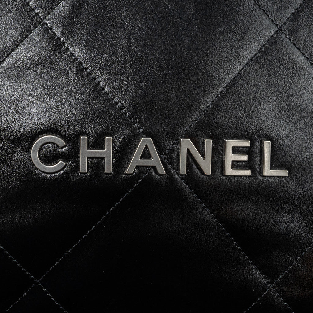 CHANEL MEDIUM 22 BAG SHINY CALFSKIN BLACK SHW (MICROCHIP)