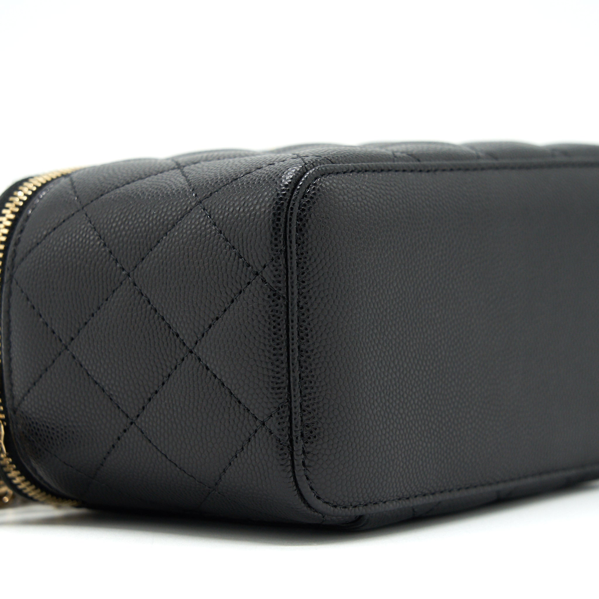 CHANEL CAVIAR LONG VANITY WITH CHAIN CAVIAR BLACK LGHW