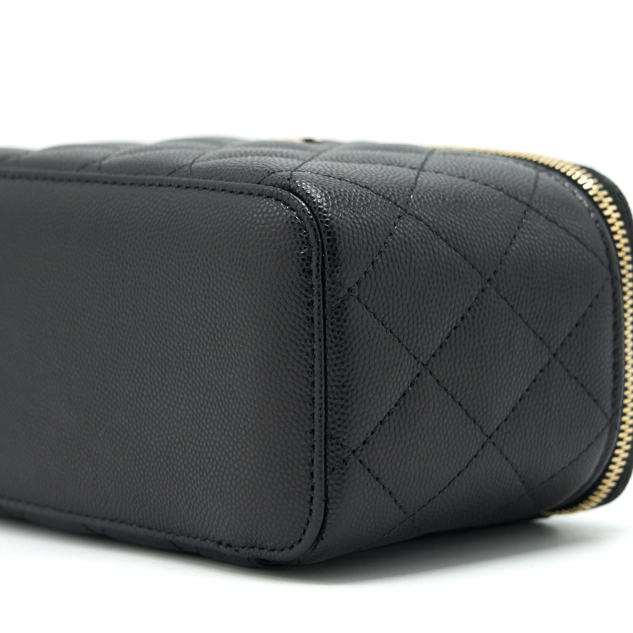 CHANEL CAVIAR LONG VANITY WITH CHAIN CAVIAR BLACK LGHW