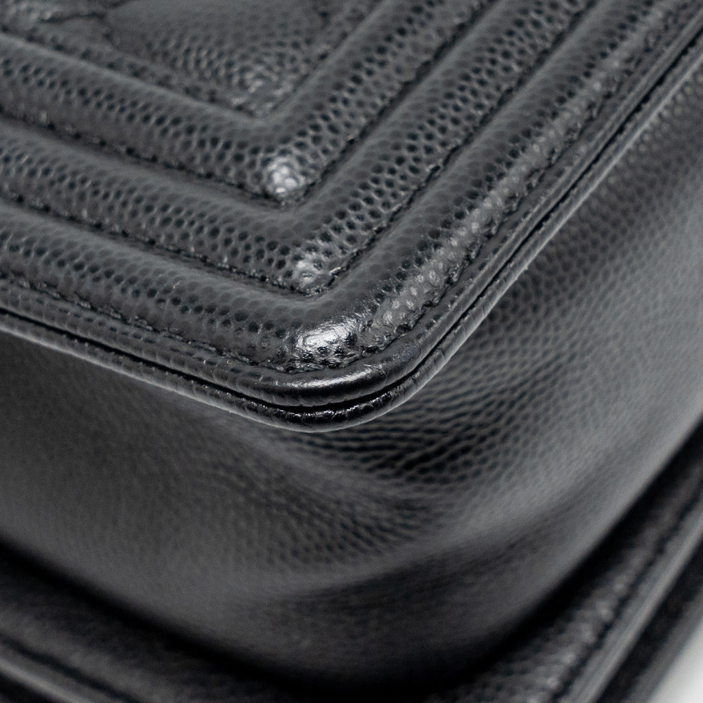 CHANEL SMALL BOY BAG CAVIAR BLACK GHW (MICROCHIP)