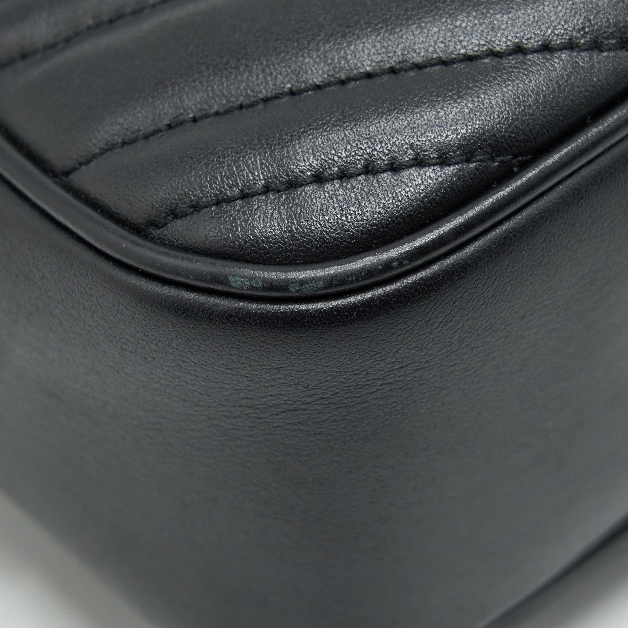 GUCCI GG MARMONT SMALL MATELASSE SHOULDER BAG BLACK GHW