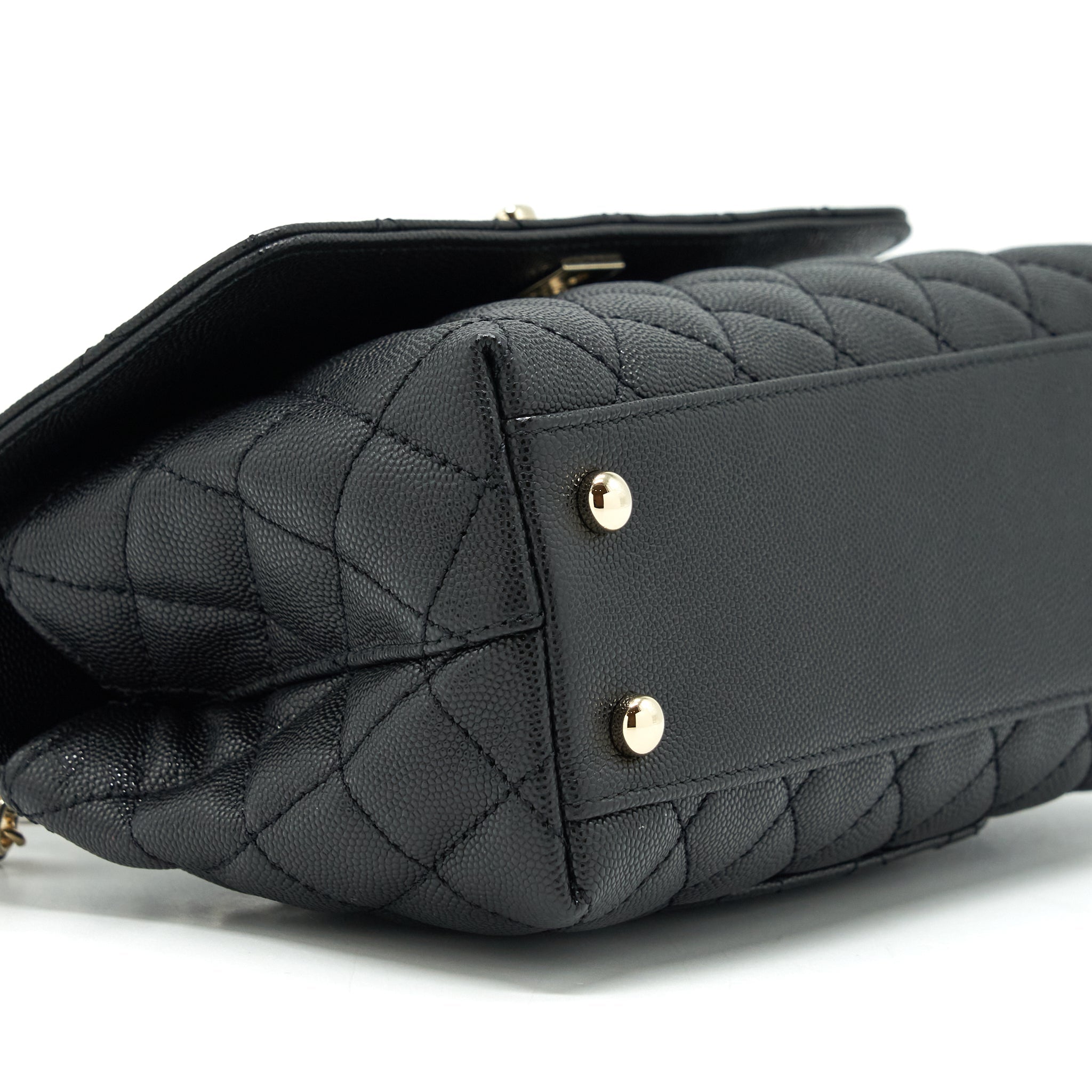 CHANEL 22P SMALL COCO HANDLE CAVIAR BLACK LGHW (MICROCHIP)