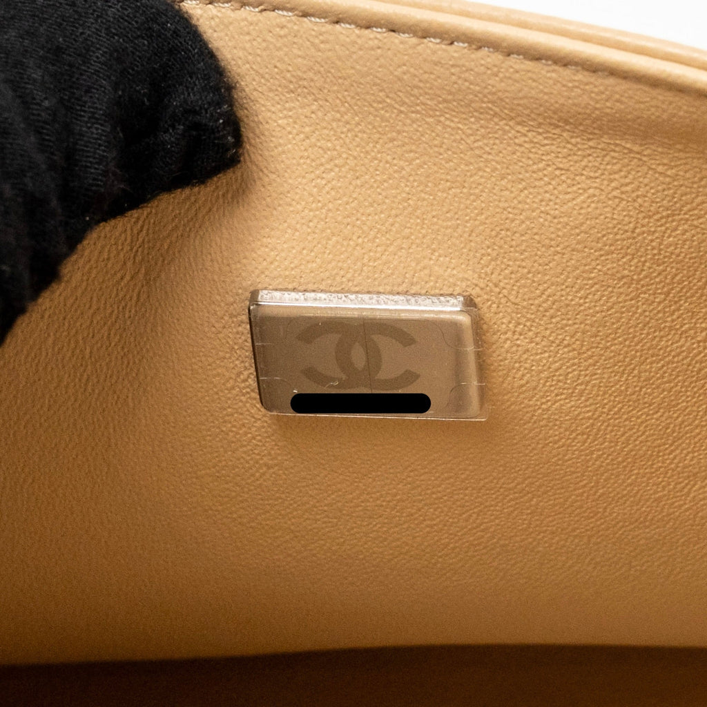 CHANEL MEDIUM CLASSIC DOUBLE FLAP BAG CAVIAR BEIGE SHW (MICROCHIP)