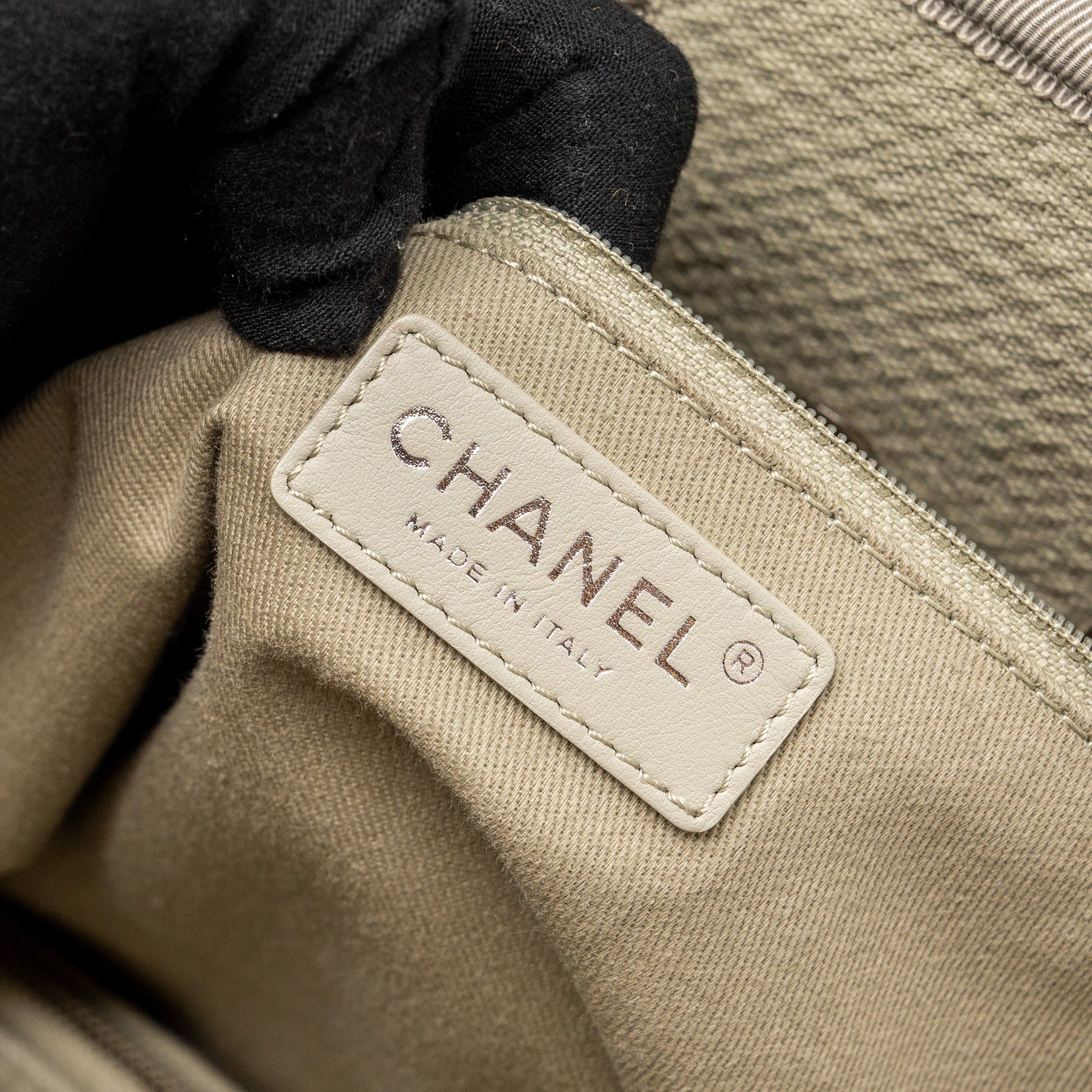 CHANEL DEAUVILLE TOTE BAG CANVAS BEIGE SHW (MICROCHIP)