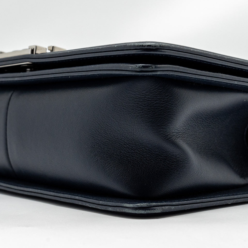 CHANEL MEDIUM BOY BAG CALFSKIN NAVY SHW