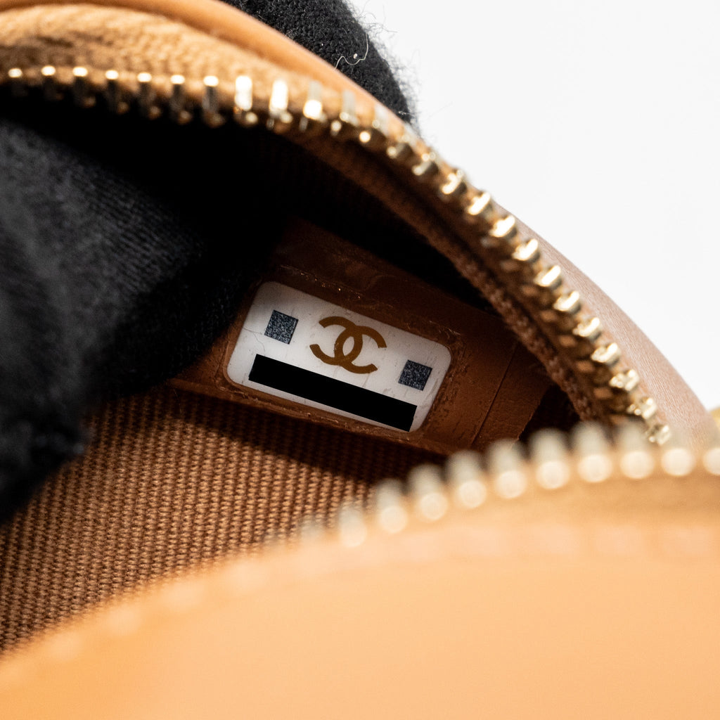 CHANEL 19 ROUND CLUTCH WITH CHAIN LAMBSKIN CARAMEL MULTICOLOUR HARDWARE (MICROCHIP)