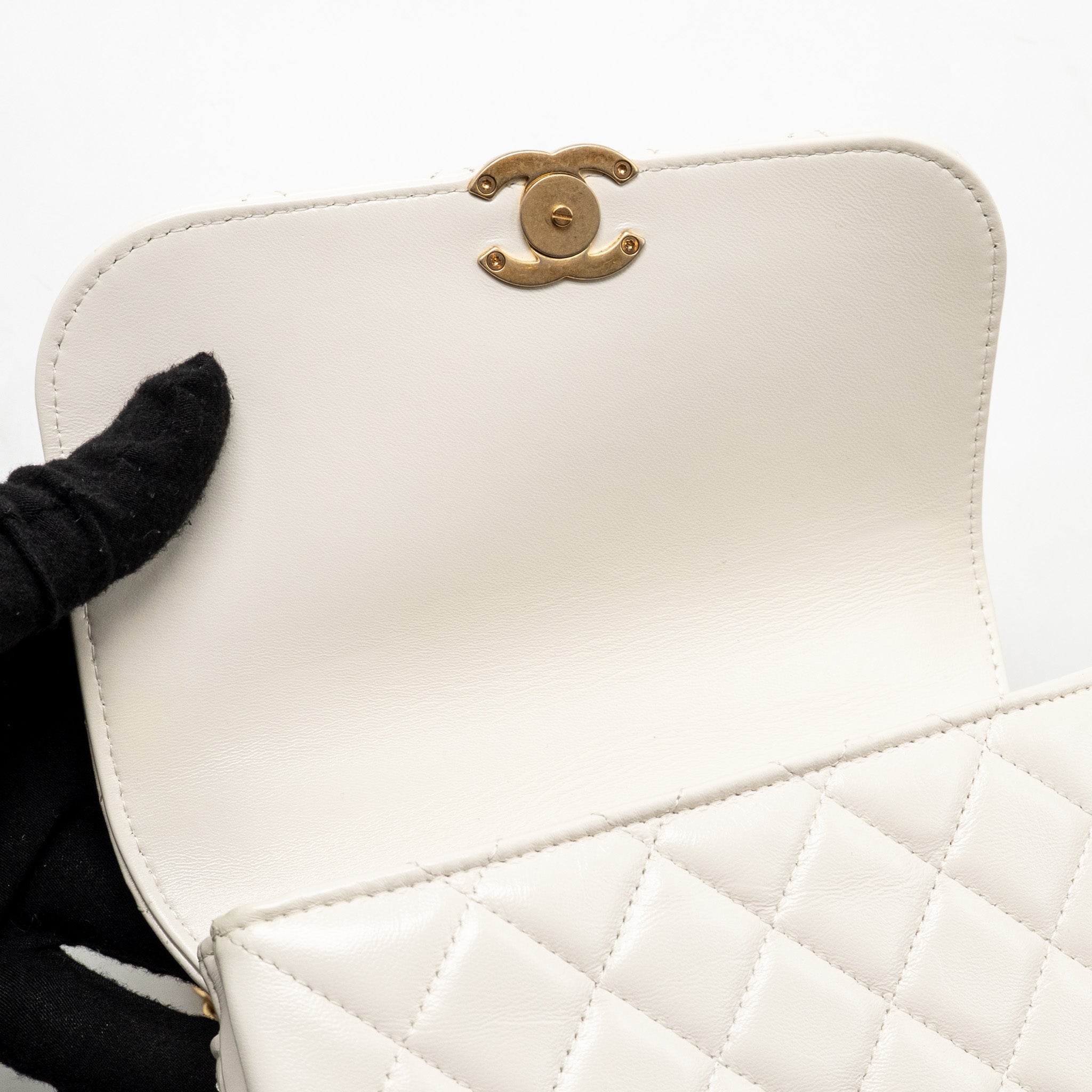 CHANEL FLAP PHONE HOLDER WITH CHAIN SHINY LAMBSKIN WHITE GHW (MICROCHIP)