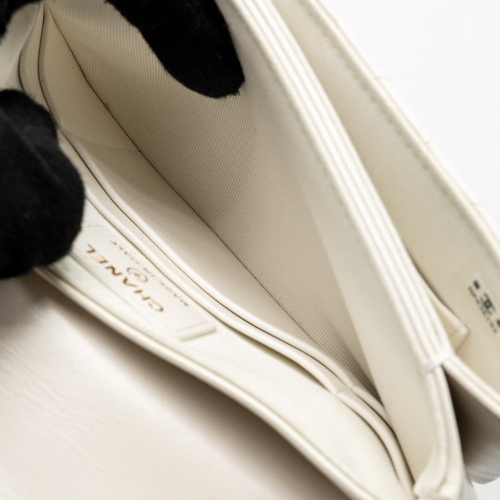 CHANEL FLAP PHONE HOLDER WITH CHAIN SHINY LAMBSKIN WHITE GHW (MICROCHIP)