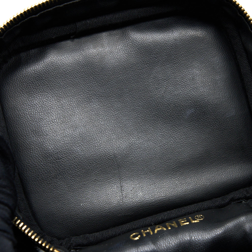 CHANEL VINTAGE VANITY CASE WITH CHAIN CAVIAR BLACK GHW