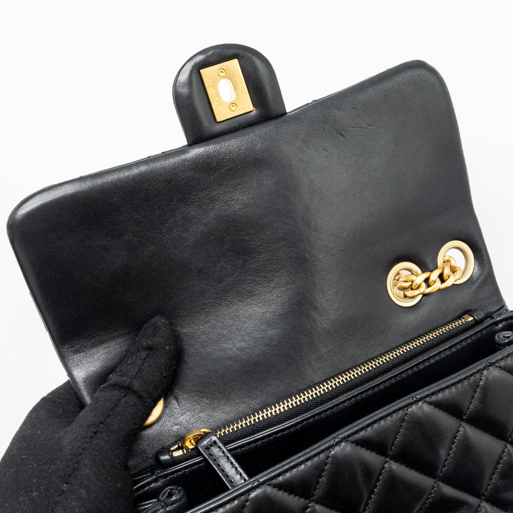 CHANEL 22K GOLD PILLAR ADJUSTABLE CHAIN FLAP BAG LAMBSKIN BLACK BRUSHED GHW (MICROCHIP)