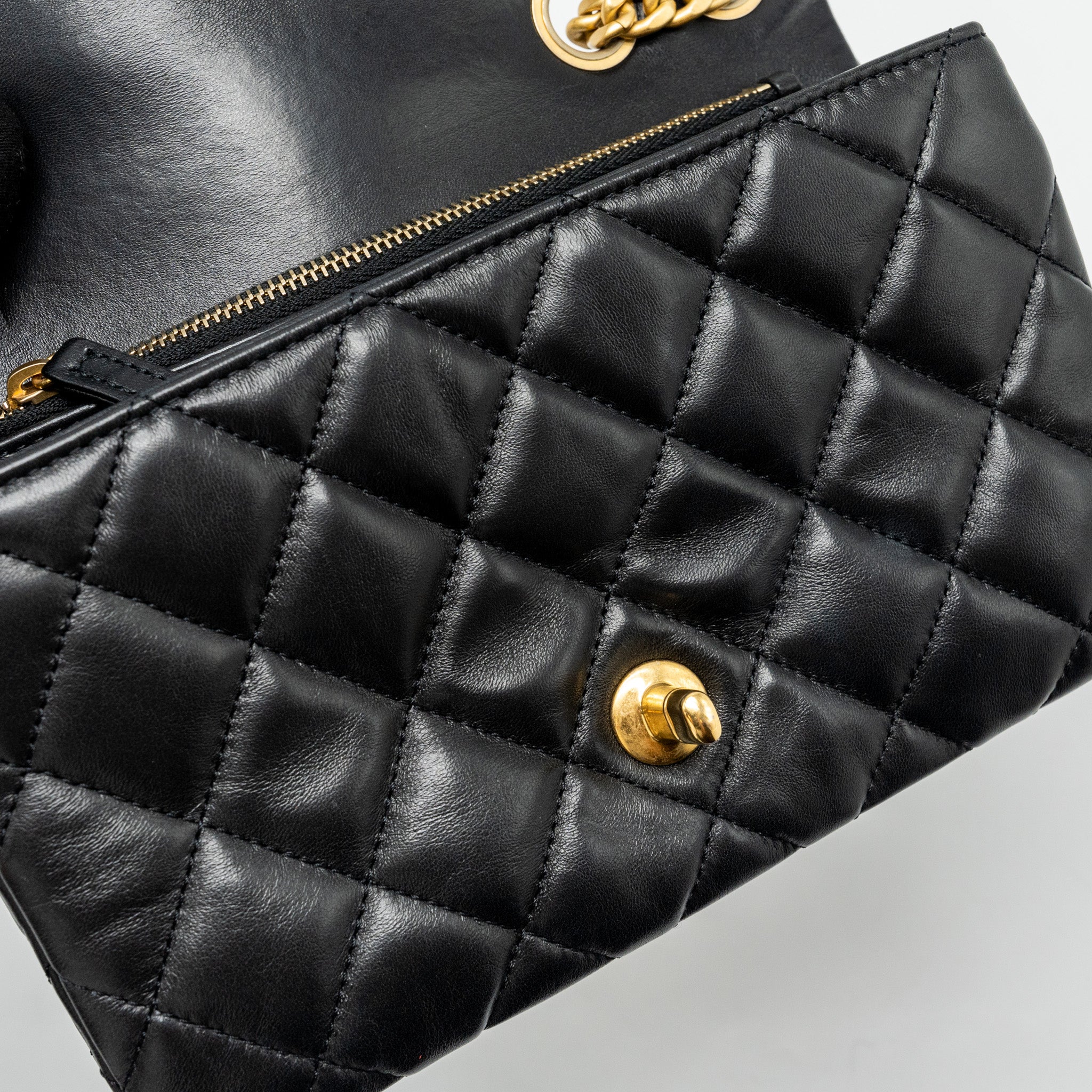 CHANEL 22K GOLD PILLAR ADJUSTABLE CHAIN FLAP BAG LAMBSKIN BLACK BRUSHED GHW (MICROCHIP)