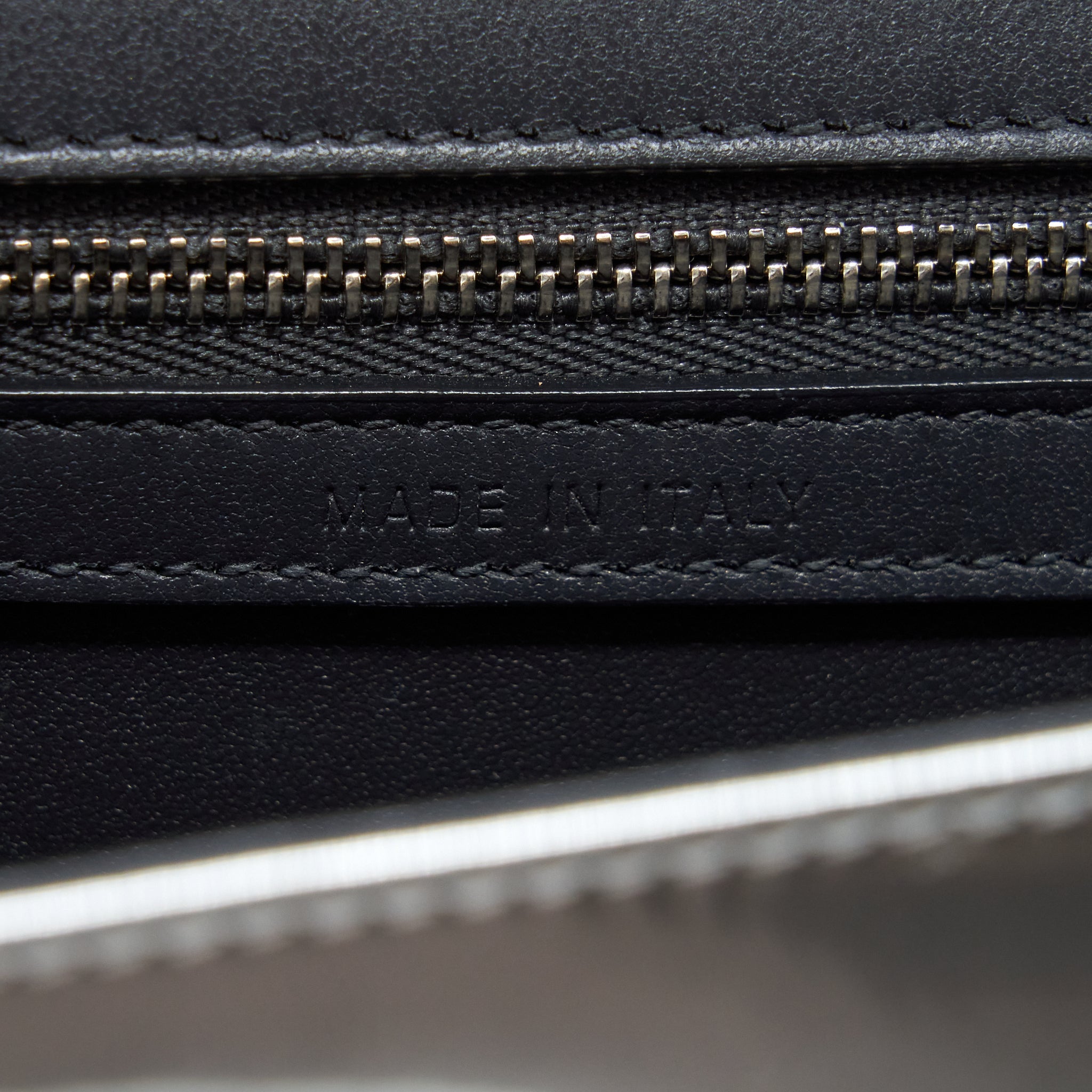 DIOR MEDIUM DIORAMA METALLIC SLIVER SHW
