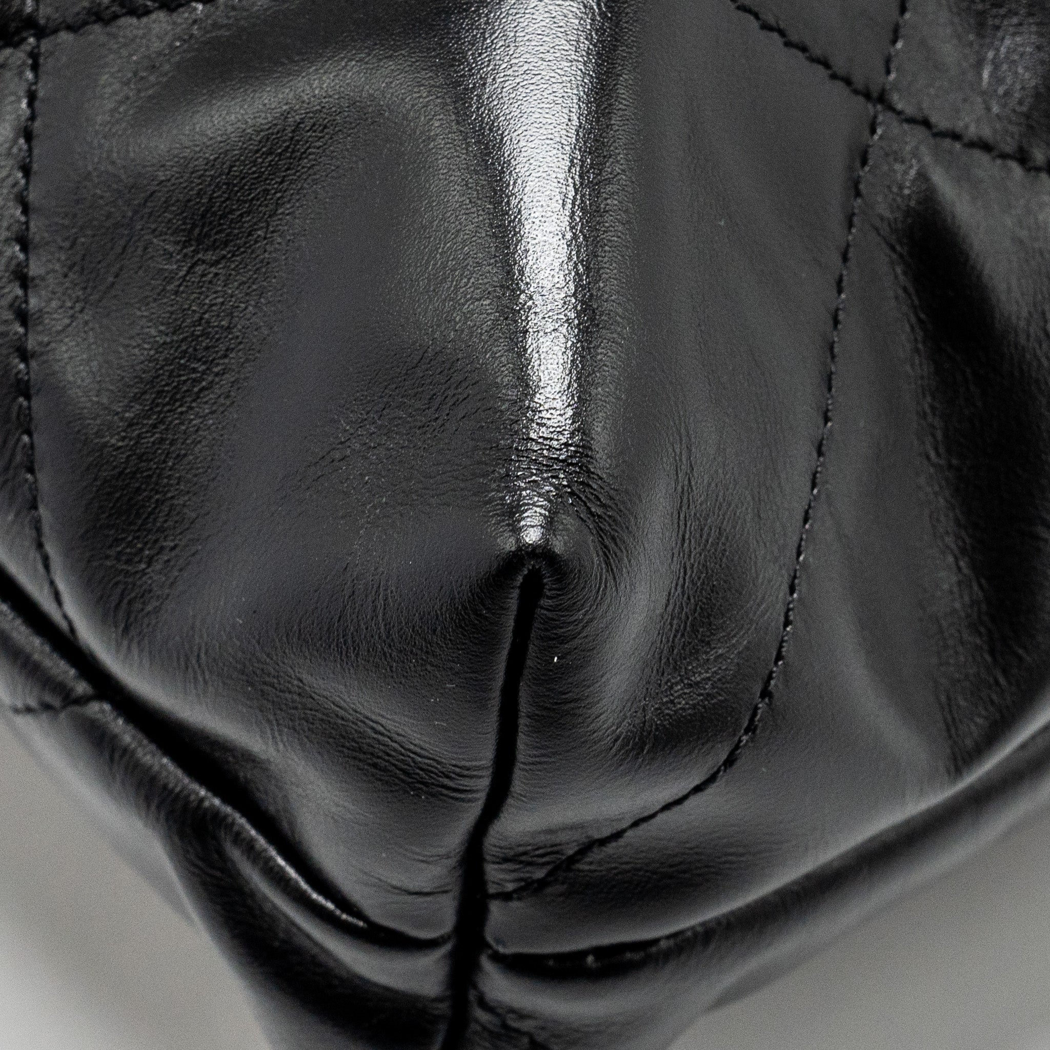 CHANEL MEDIUM 22 BAG SHINY CALFSKIN BLACK GHW (MICROCHIP)