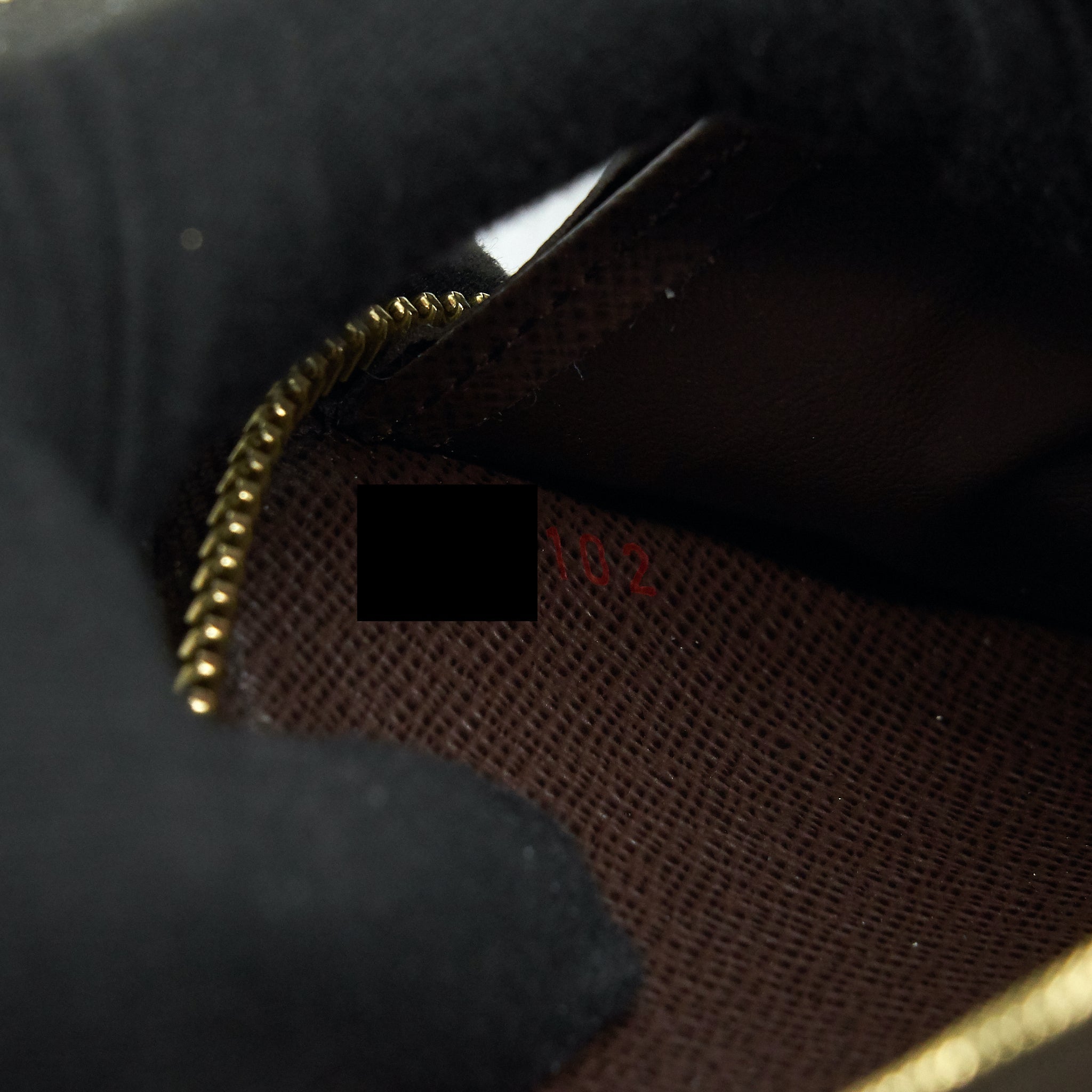 LOUIS VUITTON ZIPPY WALLET IN DAMIER EBENE