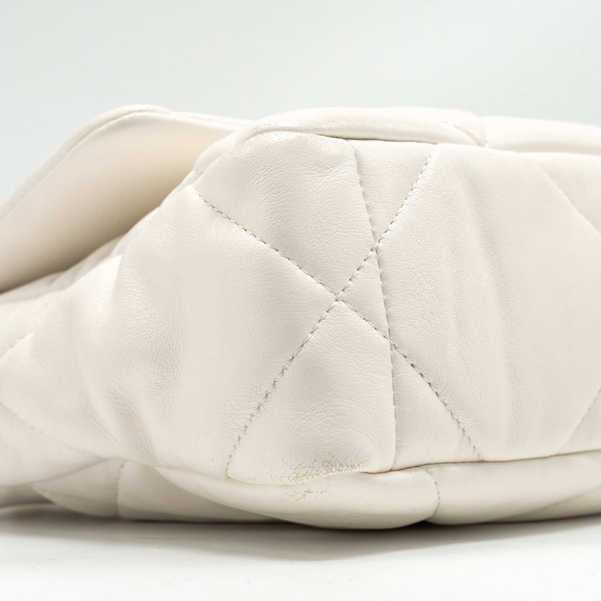 CHANEL SMALL 19 BAG LAMBSKIN WHITE MULTICOLOUR HARDWARE