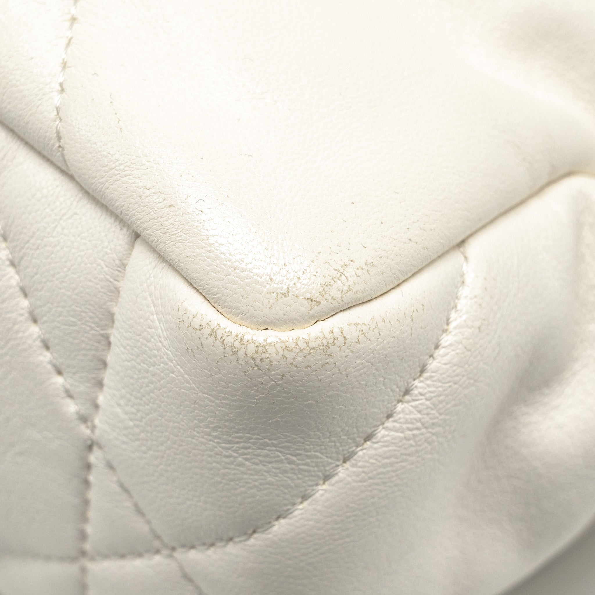 CHANEL SMALL 19 BAG LAMBSKIN WHITE MULTICOLOUR HARDWARE