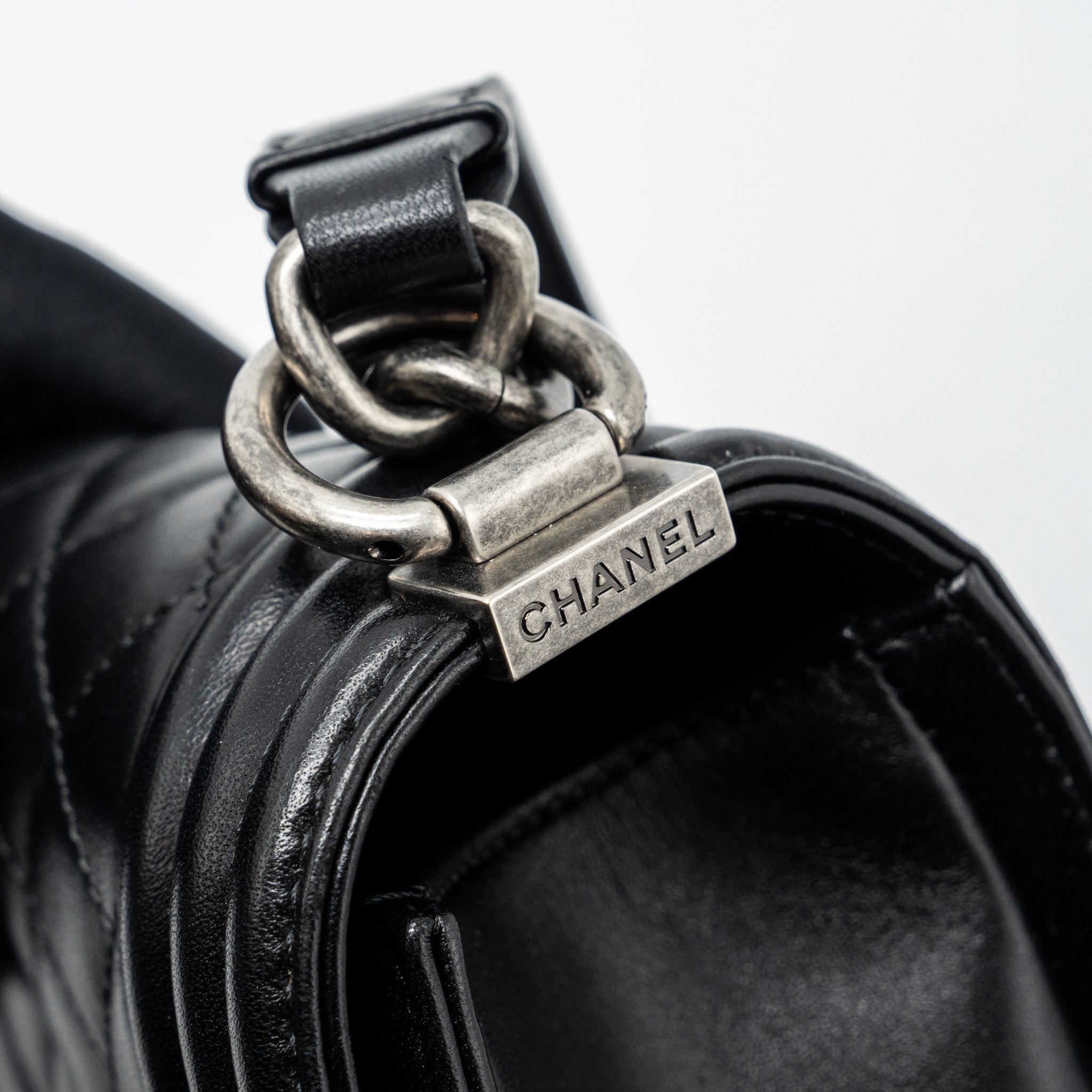 CHANEL NEW MEDIUM BOY BAG LAMBSKIN BLACK RUTHENIUM HARDWARE