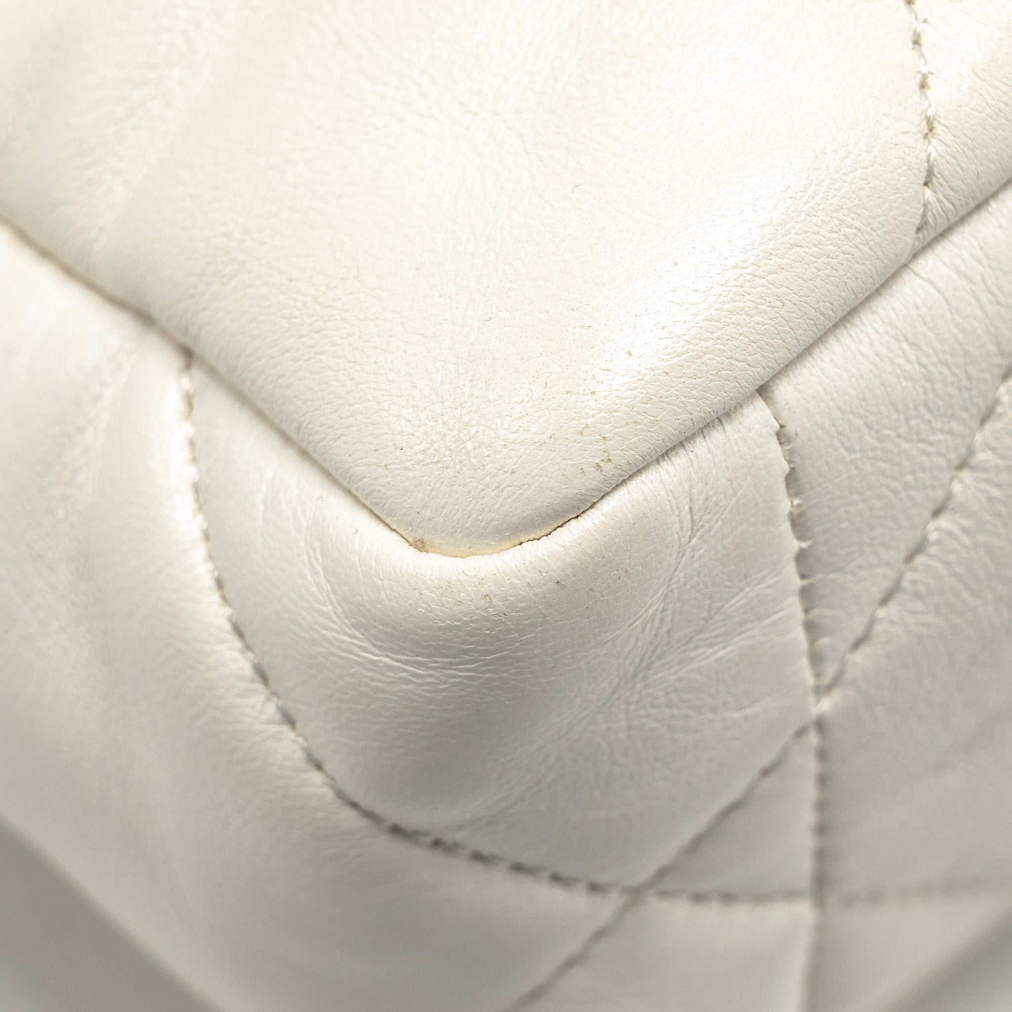 CHANEL SMALL 19 BAG LAMBSKIN WHITE MULTICOLOUR HARDWARE