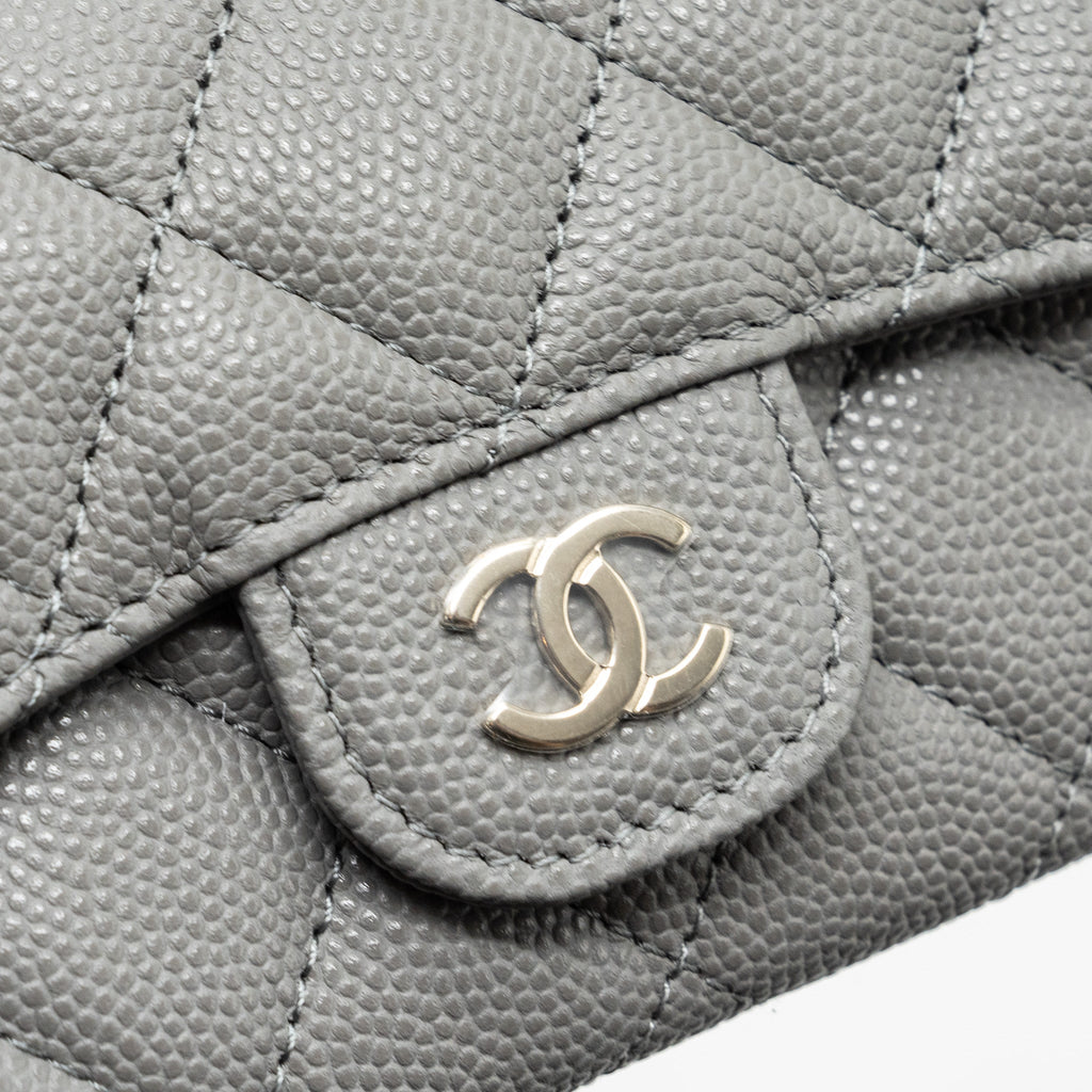 CHANEL CLASSIC FLAP CARD HOLDER CAVIAR GREY LGHW (MICROCHIP)
