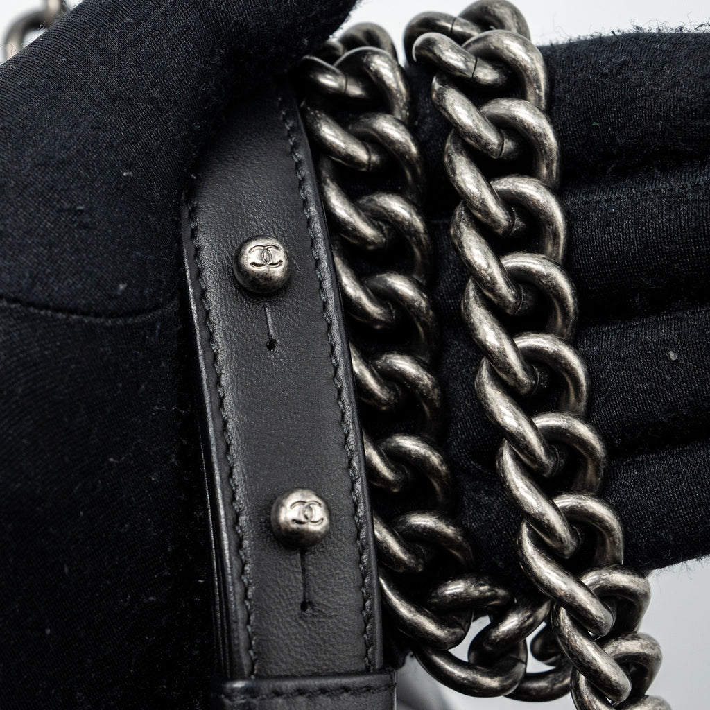 CHANEL NEW MEDIUM BOY BAG LAMBSKIN BLACK RUTHENIUM HARDWARE