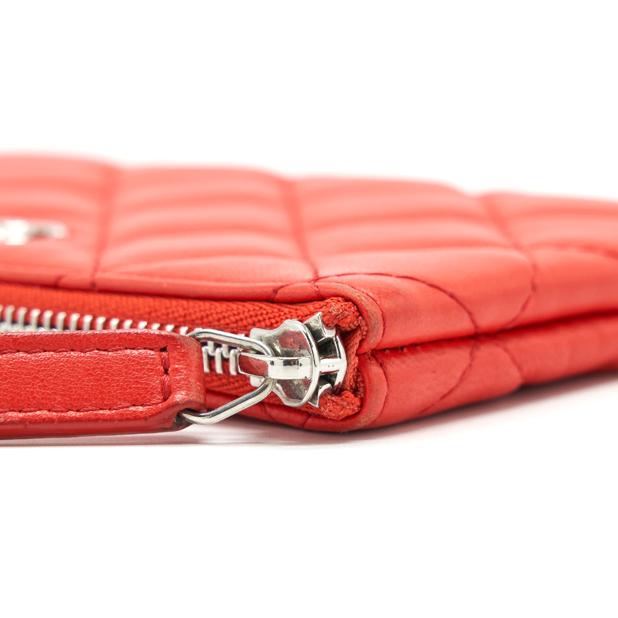 CHANEL SMALL O-CASE POUCH LAMBSKIN RED SHW