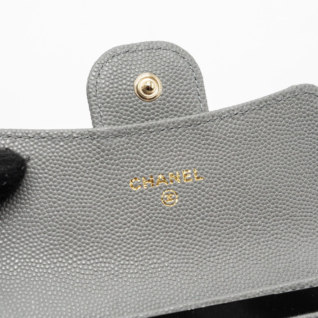 CHANEL CLASSIC FLAP CARD HOLDER CAVIAR GREY LGHW (MICROCHIP)