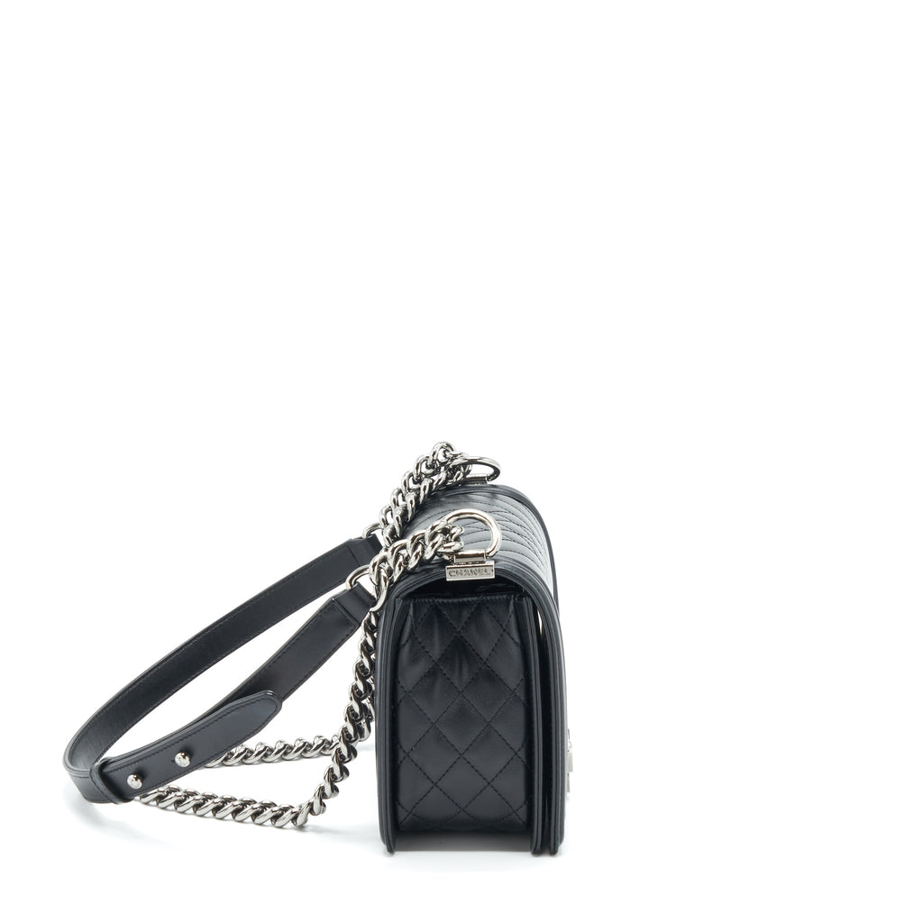 CHANEL MEDIUM BOY BAG QUILTED AND CHEVRON CALFSKIN BLACK SHW