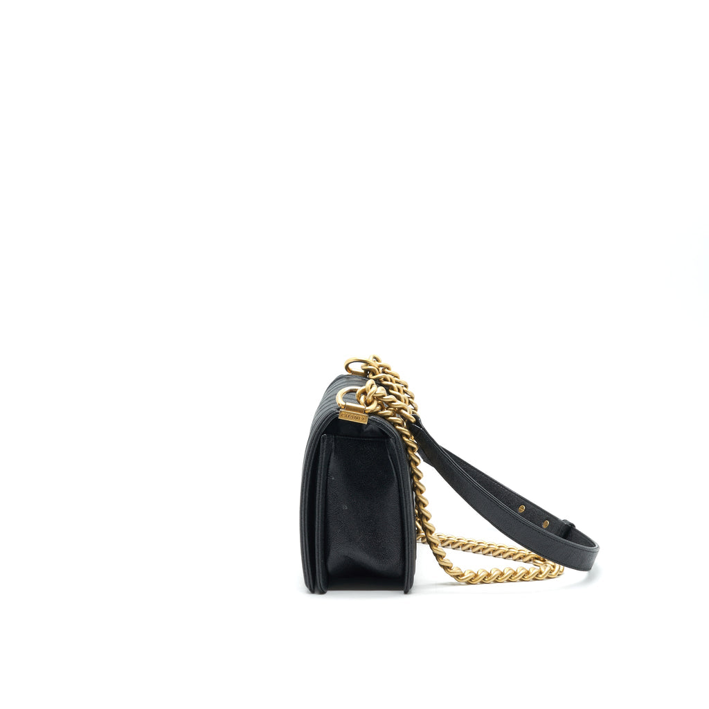 CHANEL CHEVRON MEDIUM BOY CHANEL HANDBAG CAVIAR BLACK GHW