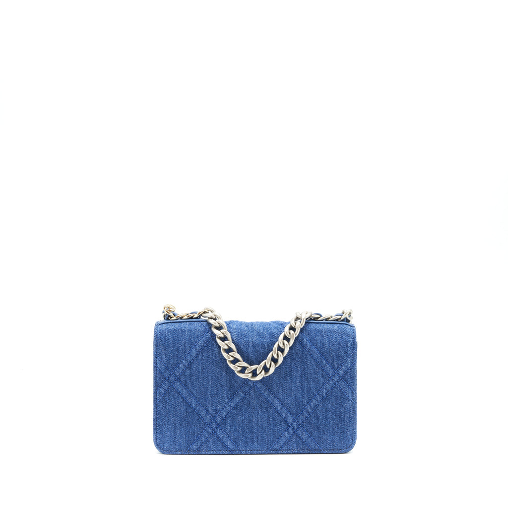 CHANEL 22P DENIM 19 WALLET ON CHAIN