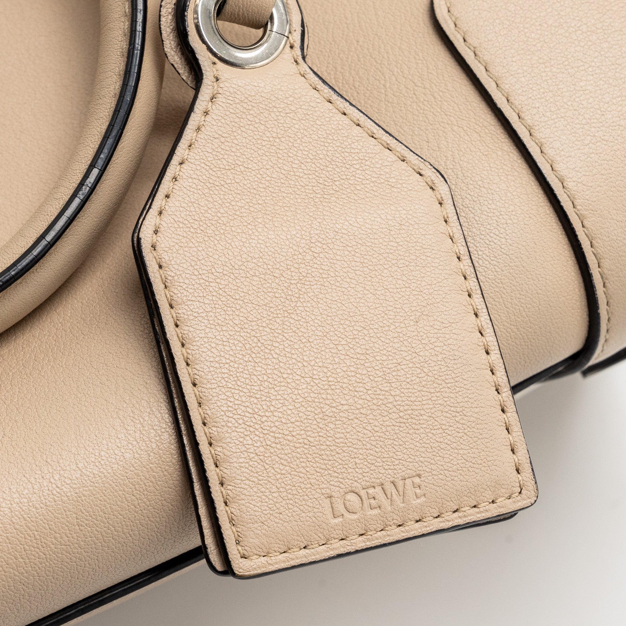 LOEWE AMAZONA 28 NAPPA LEATHER ASH SHW