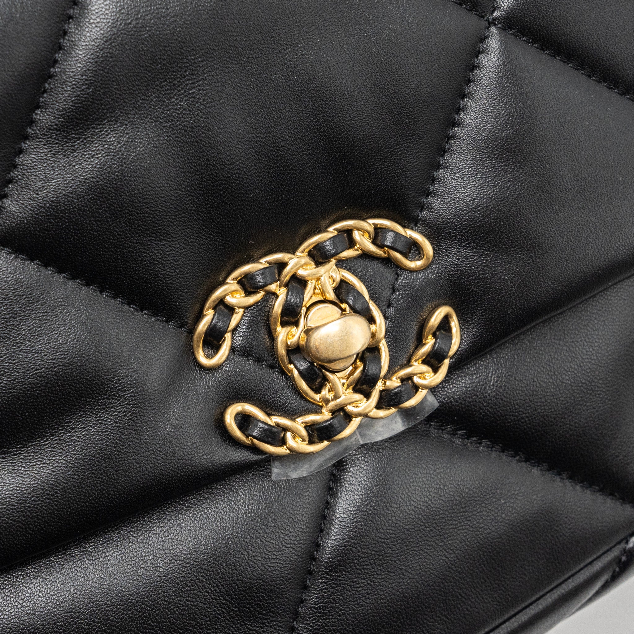 CHANEL SMALL 19 BAG LAMBSKIN BLACK MULTICOLOUR HARDWARE (MICROCHIP)