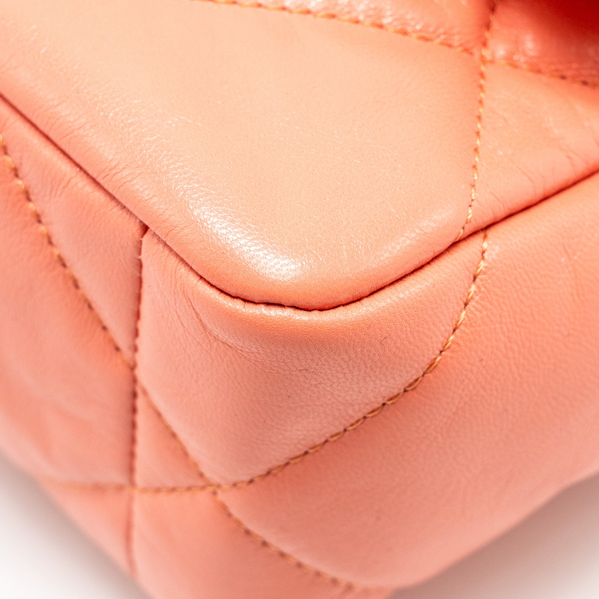 CHANEL SMALL 19 BAG SHINY GOATSKIN CORAL MULTICOLOUR HARDWARE