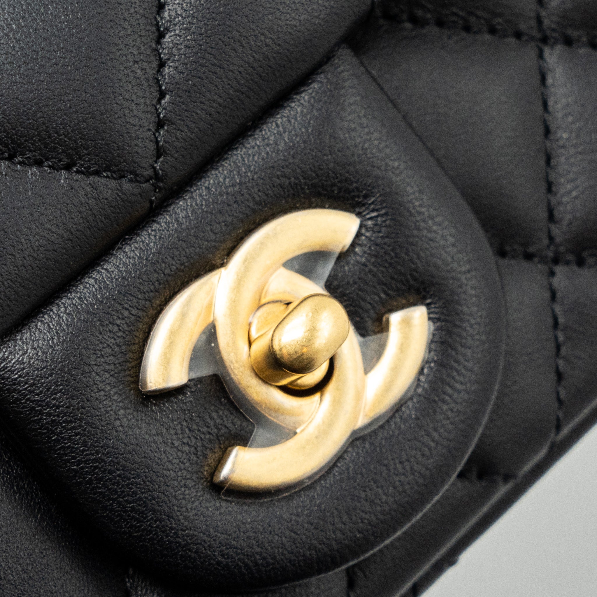 CHANEL 23K PEARL CRUSH MINI RECTANGULAR FLAP BAG LAMBSKIN BLACK GHW (MICROCHIP)