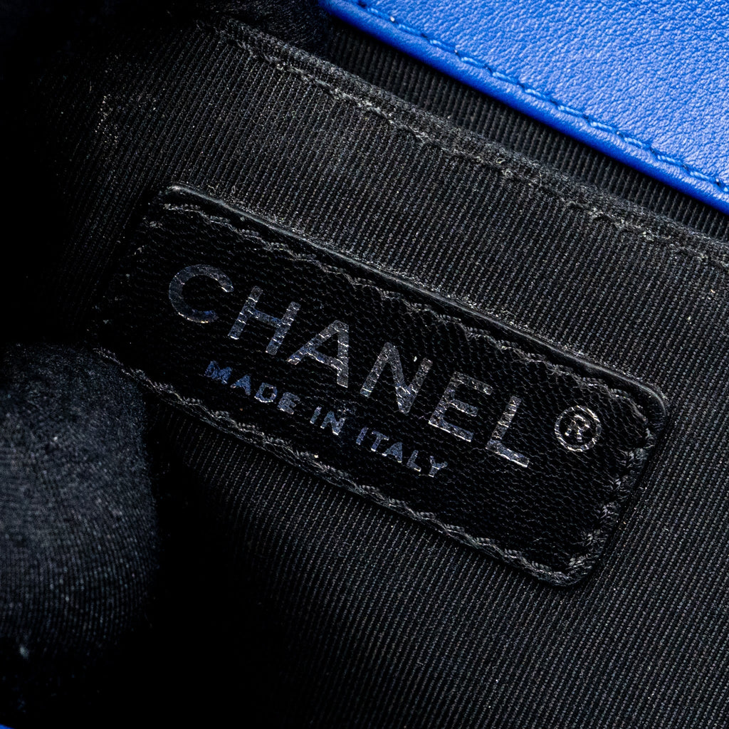 CHANEL MEDIUM BOY BAG PATENT DARK BLUE SHW