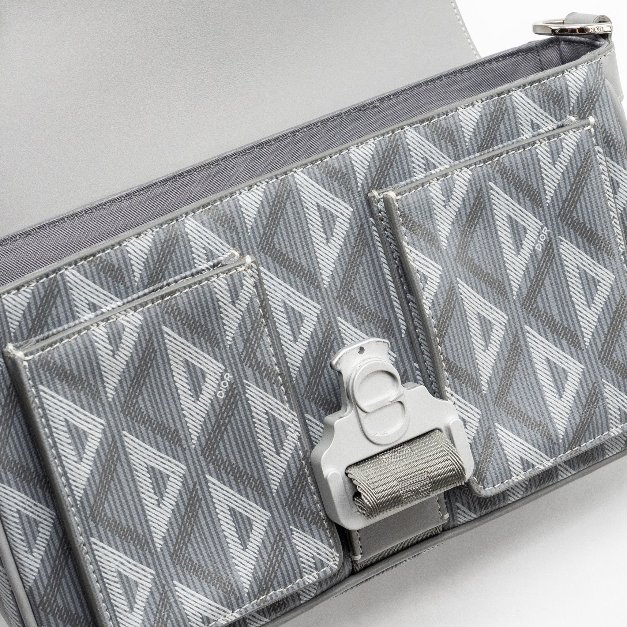 DIOR HIT THE ROAD BAG WITH STRAP DIOR CD DIAMOND CANVAS GREY MULTICOLOUR HARDWARE