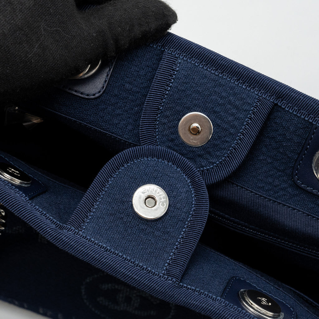 CHANEL DEAUVILLE TOTE BAG CANVAS NAVY SHW (MICROCHIP)