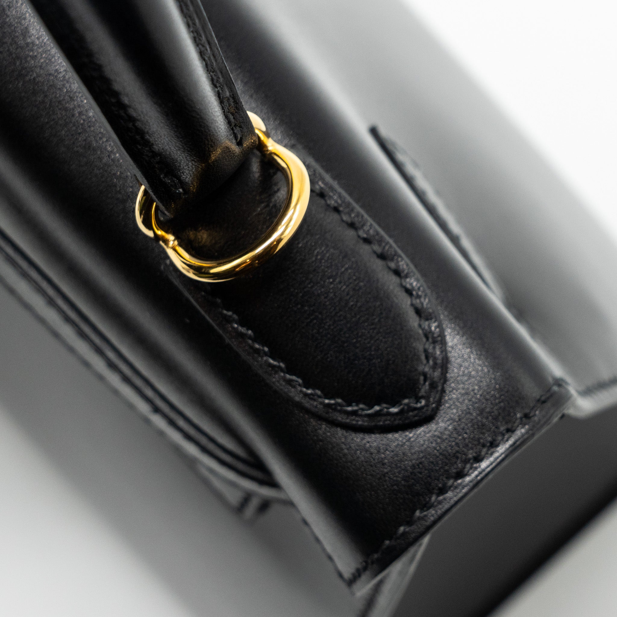 HERMES KELLY 28 BOX CALFSKIN BLACK GHW