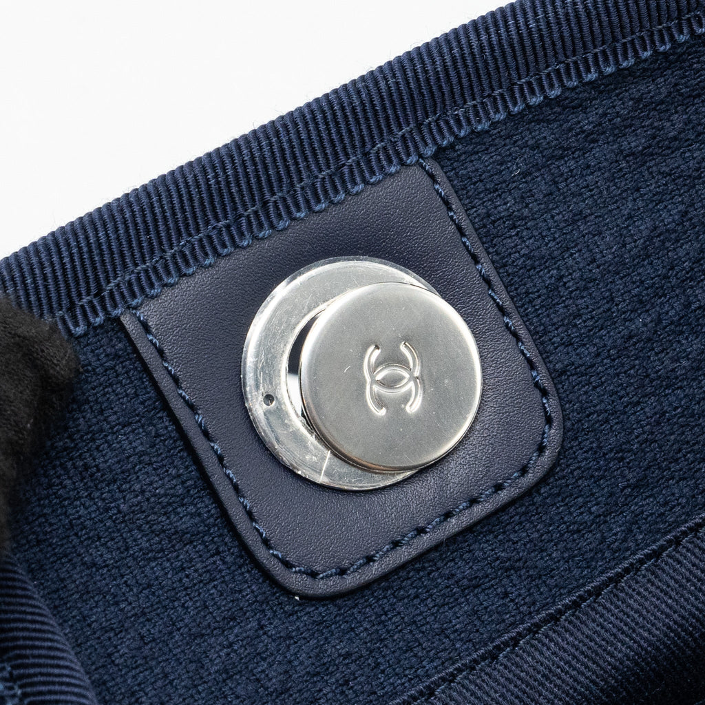 CHANEL DEAUVILLE TOTE BAG CANVAS NAVY SHW (MICROCHIP)