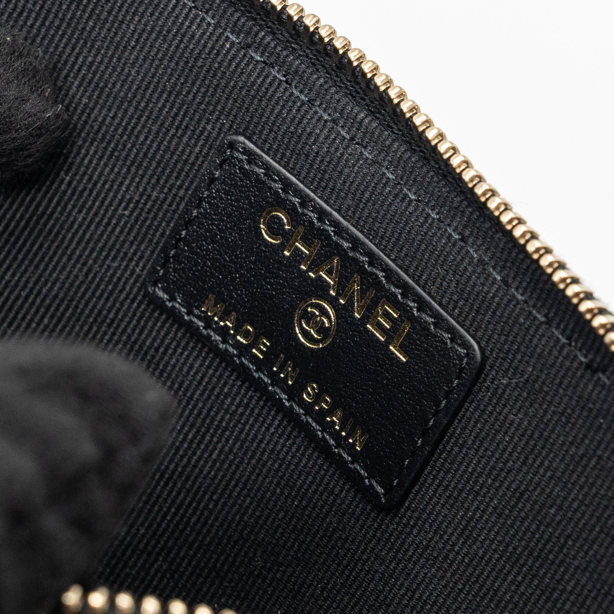CHANEL DETAILED CC LOGO ZIPPER SMALL WALLET CAVIAR BLACK LGHW