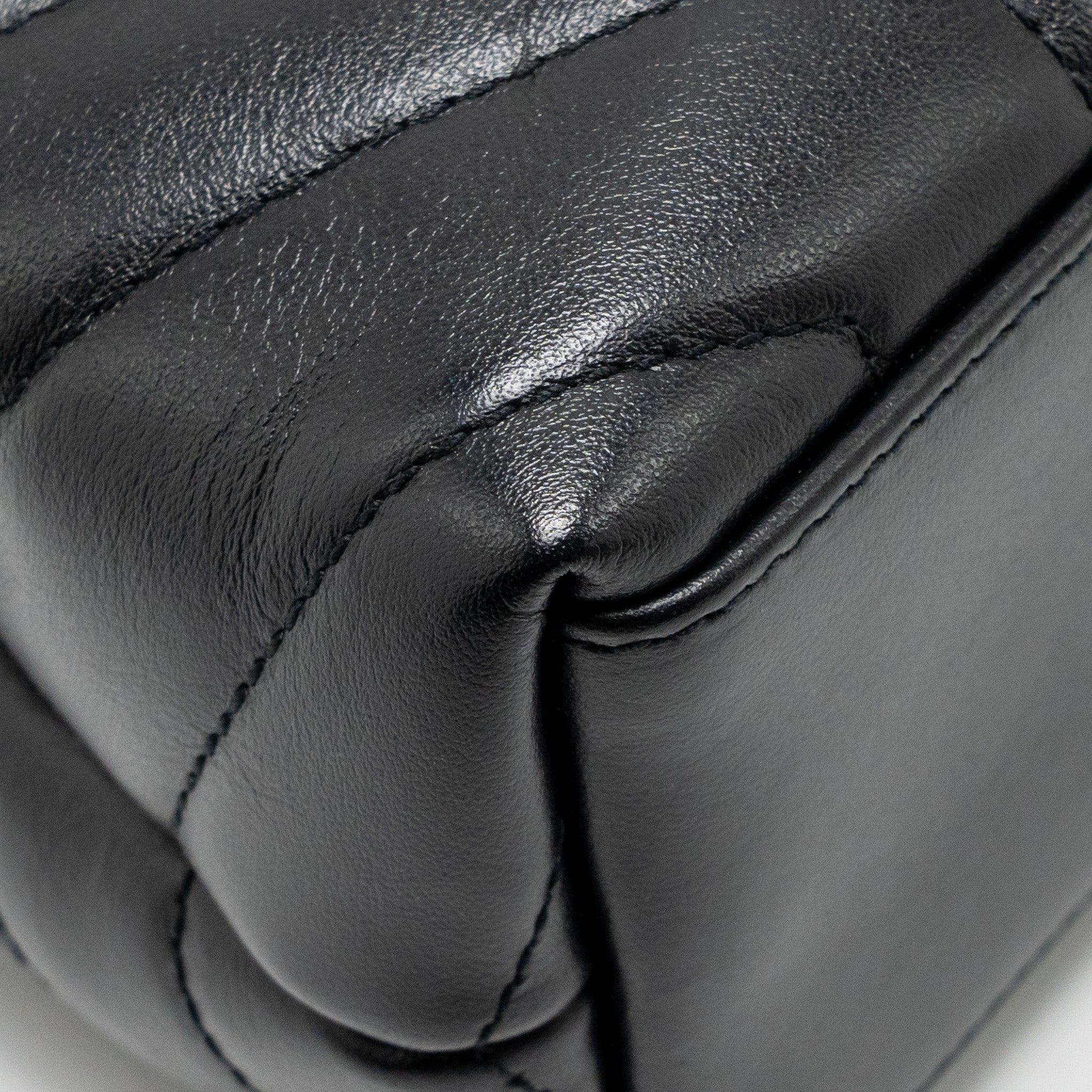 SAINT LAURENT/YSL SMALL LOULOU BAG CALFSKIN BLACK SHW