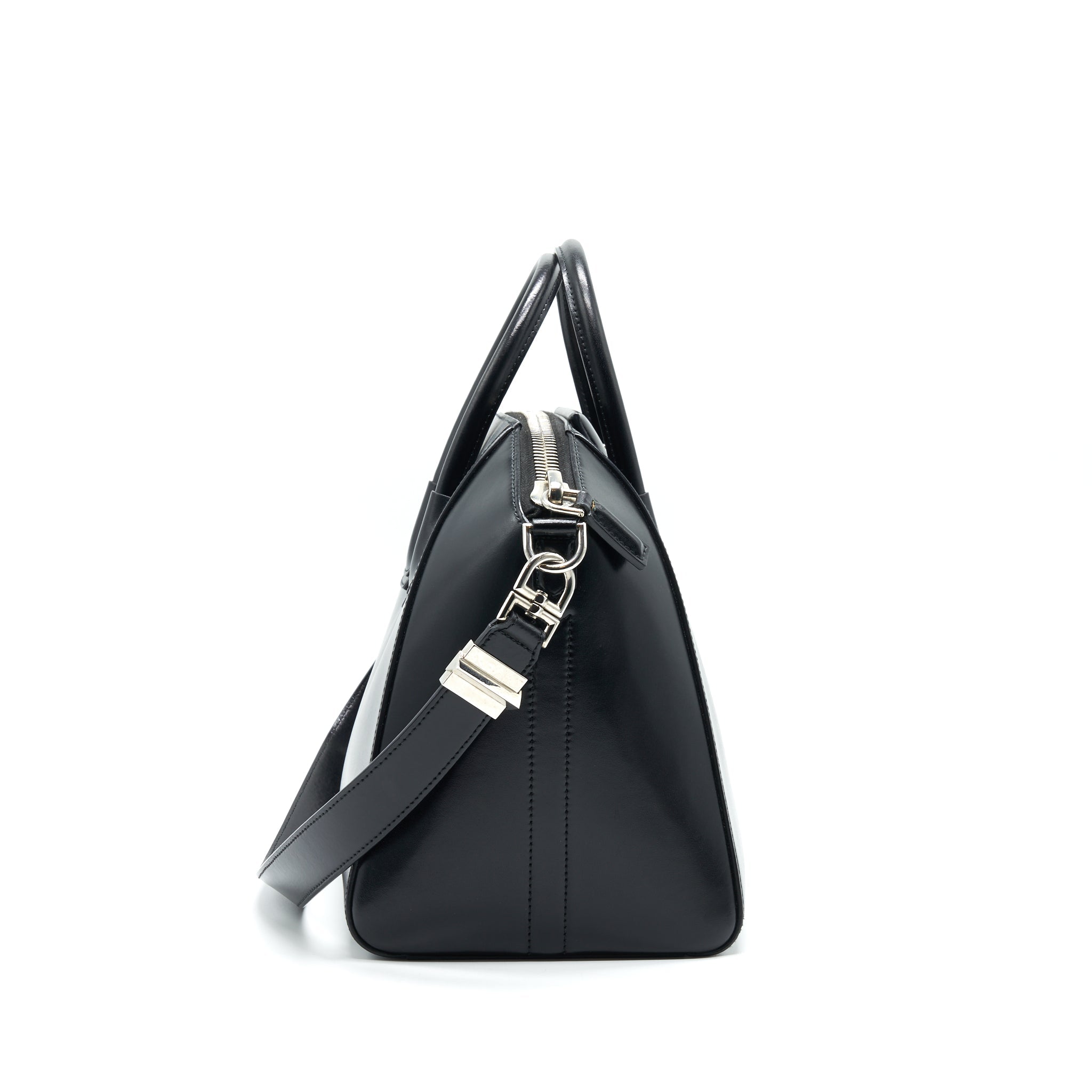 GIVENCHY MEDIUM ANTIGONA IN BLACK