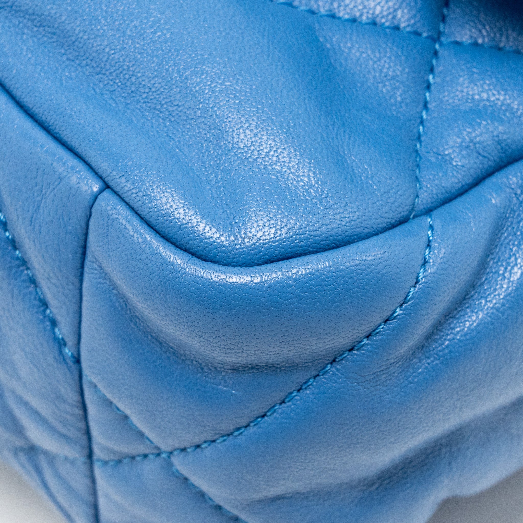 CHANEL SMALL 19 BAG LAMBSKIN BLUE MULTICOLOUR HARDWARE