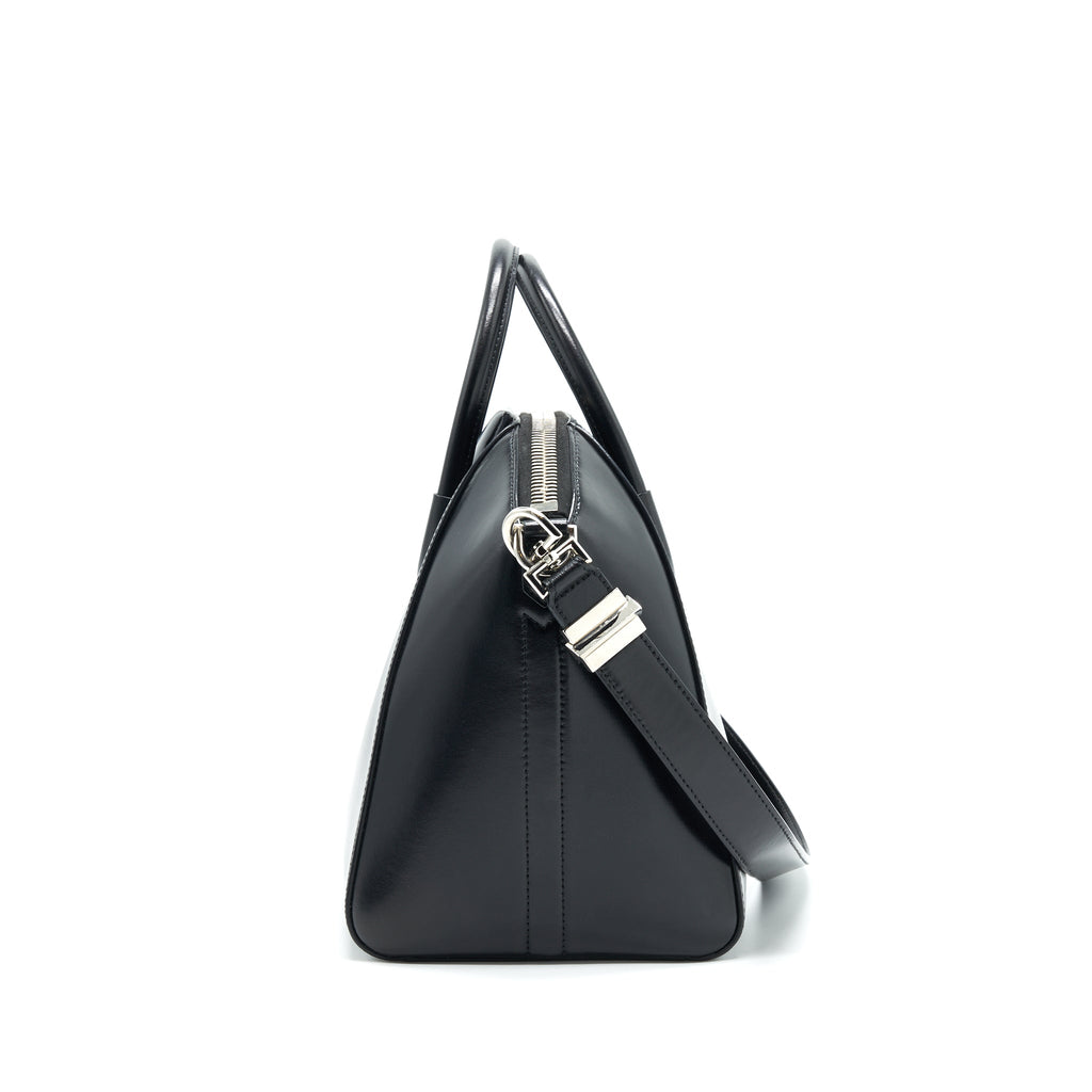 GIVENCHY MEDIUM ANTIGONA IN BLACK
