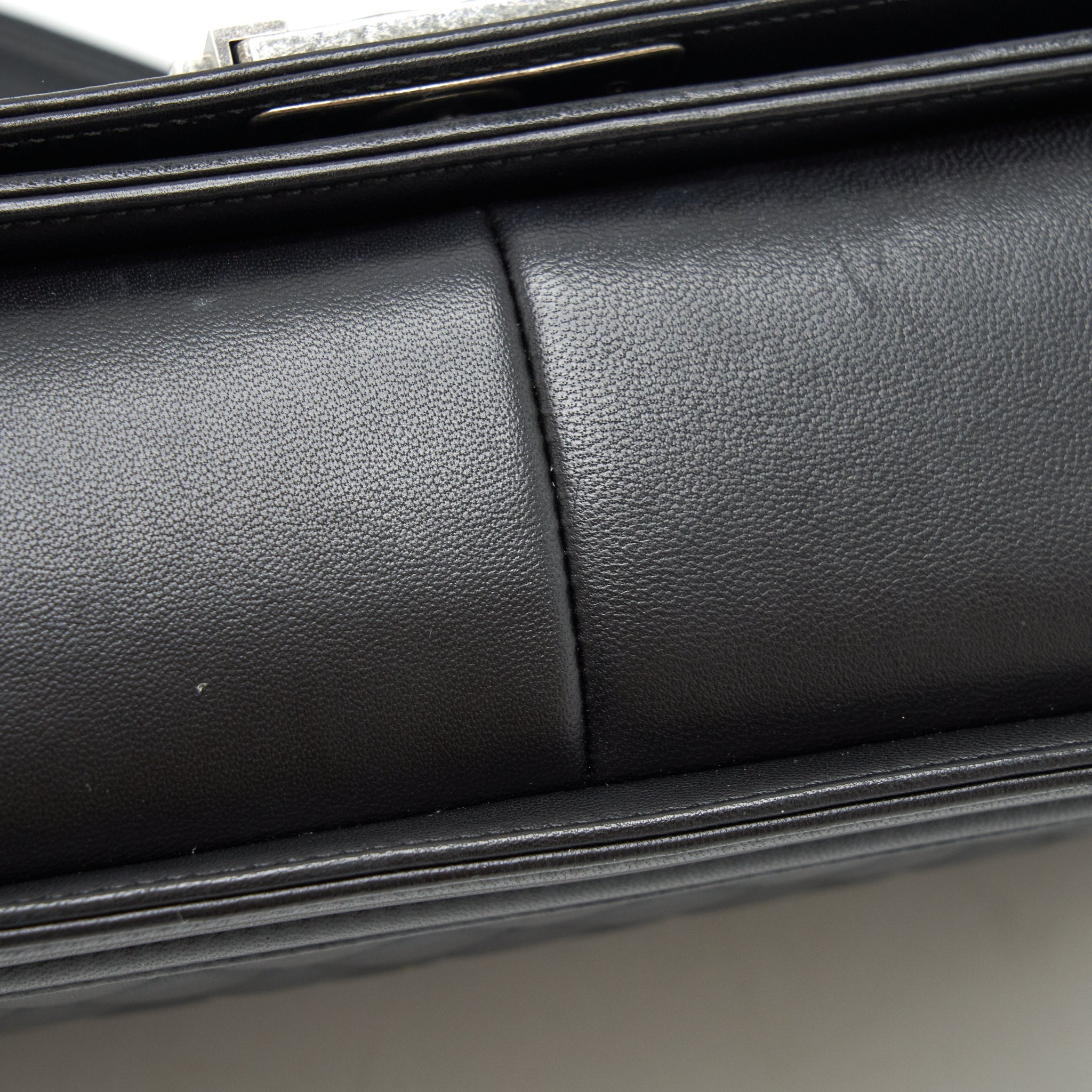 CHANEL MEDIUM BOY BLACK LAMBSKIN RUTHENIUM SHW