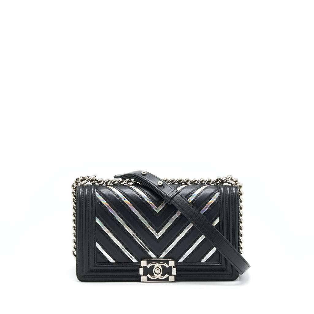 CHANEL MEDIUM BOY CHEVRON LAMBSKIN BLACK/SILVER SHW