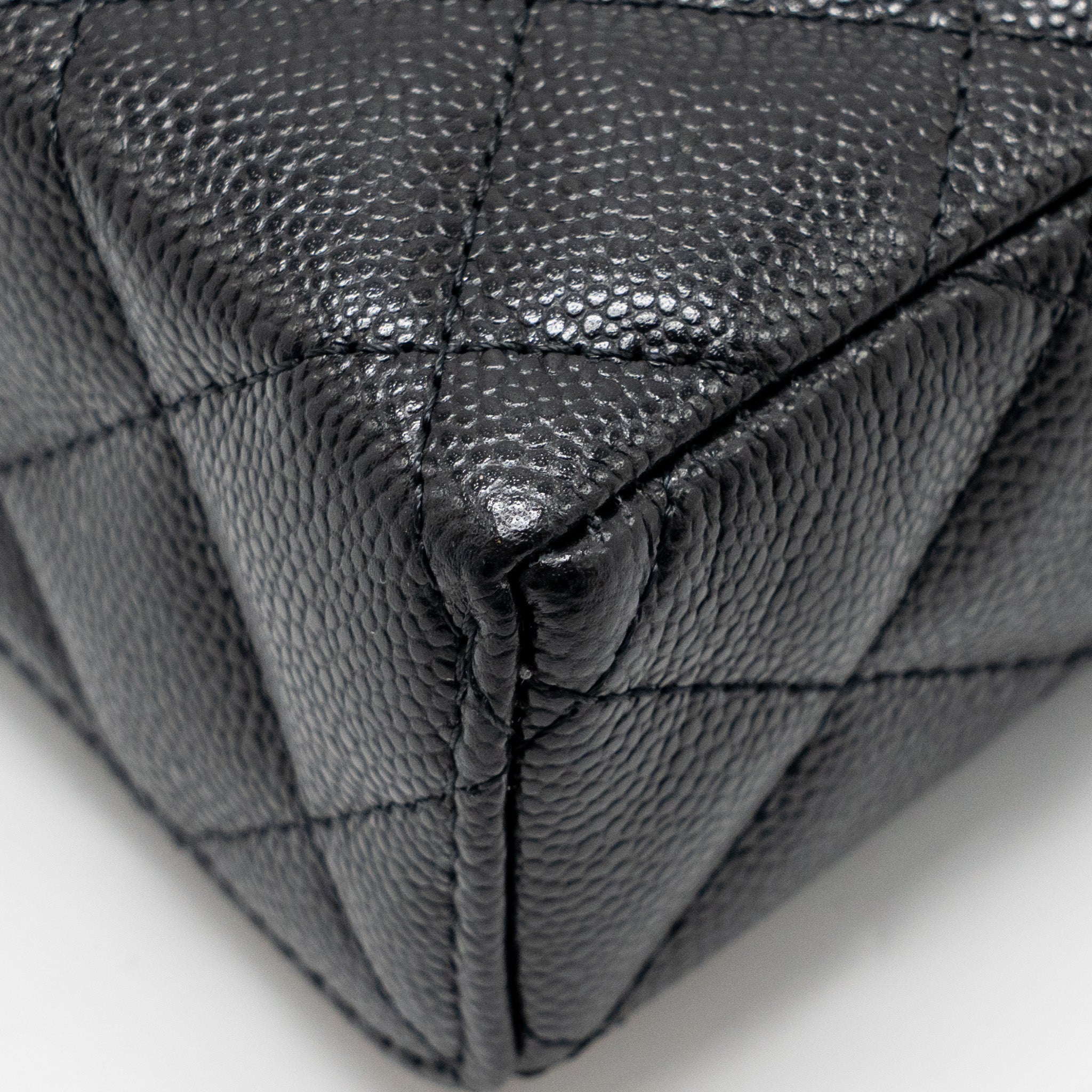 CHANEL 25P CC TOP HANDLE VANITY WITH CHAIN CAVIAR BLACK LGHW (MICROCHIP)